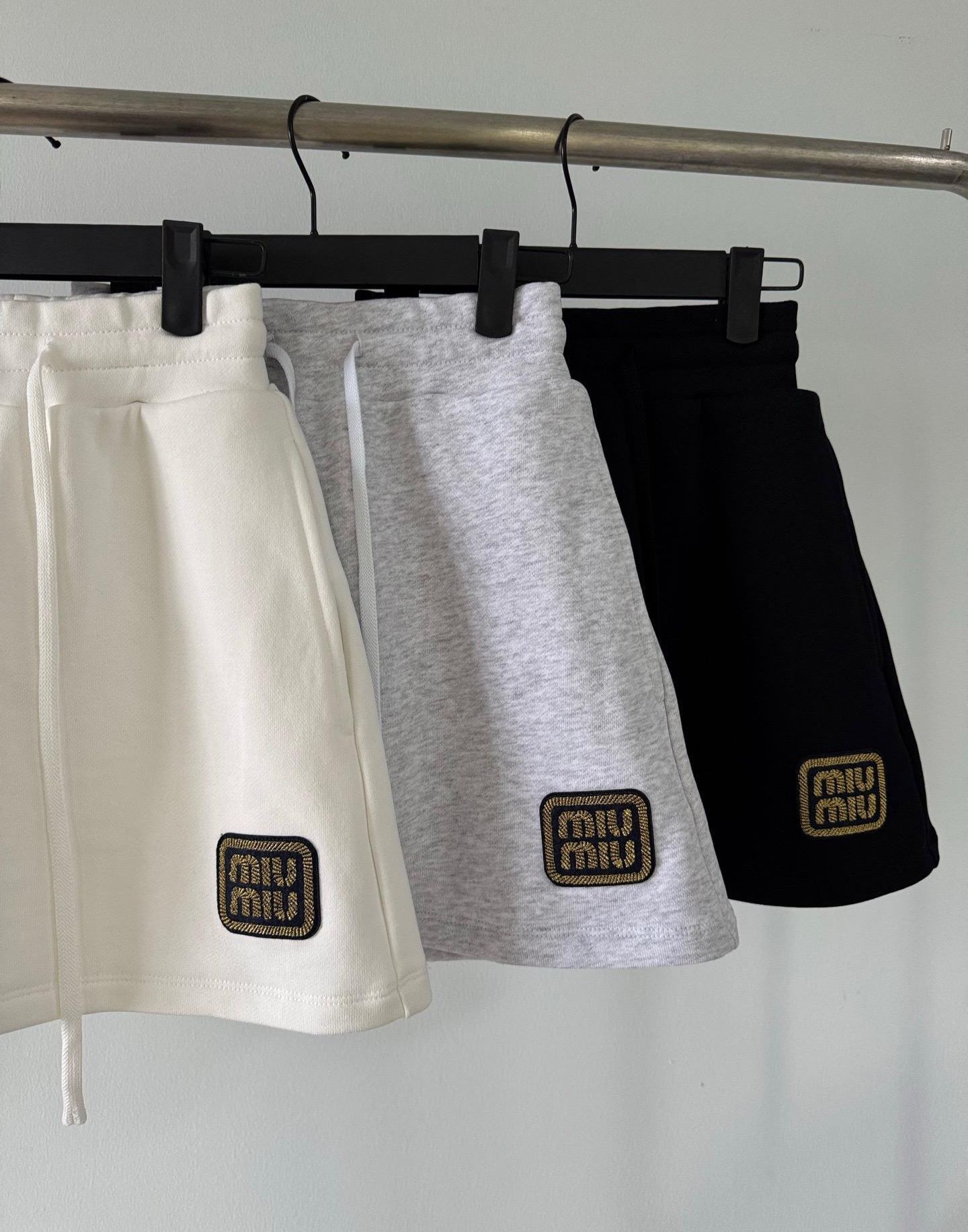 MIU25SS College Style Shorts