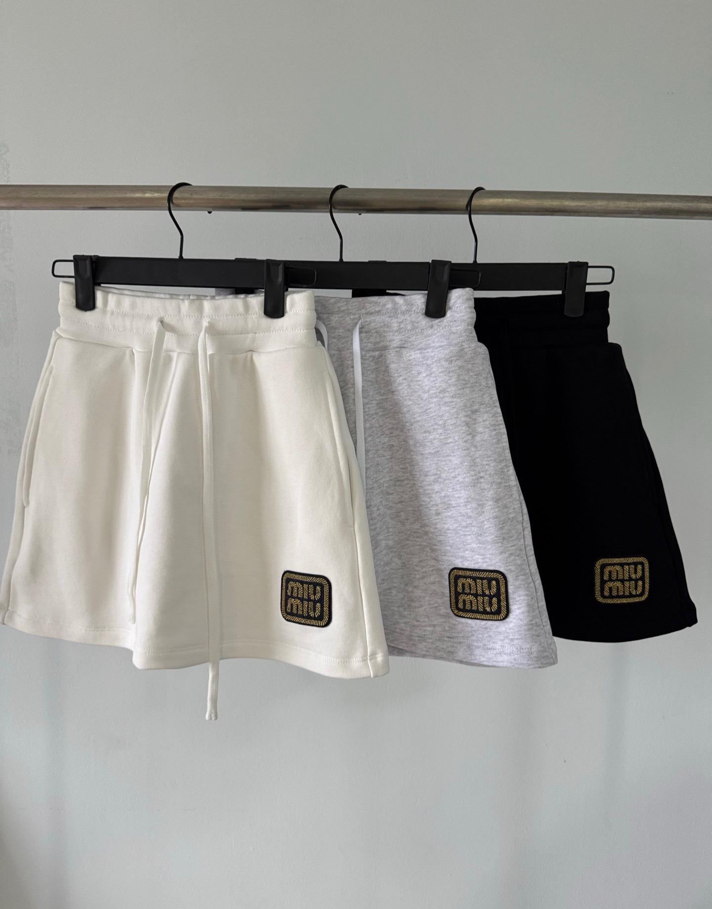 MIU25SS College Style Shorts
