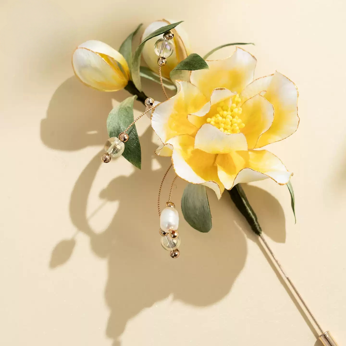 Calendula Flower Themed Intangible Cultural Heritage Velvet Brooch, Handmade with Mulberry Silk, Chinese-Style High-End Exquisite Accessory, Ideal Gift for Teachers