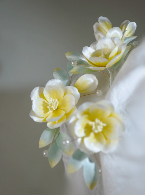 Traditional hand-crafted intangible cultural heritage velvet flower hairpin made of silk.