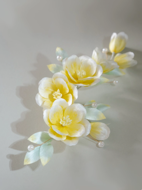 Traditional hand-crafted intangible cultural heritage velvet flower hairpin made of silk.