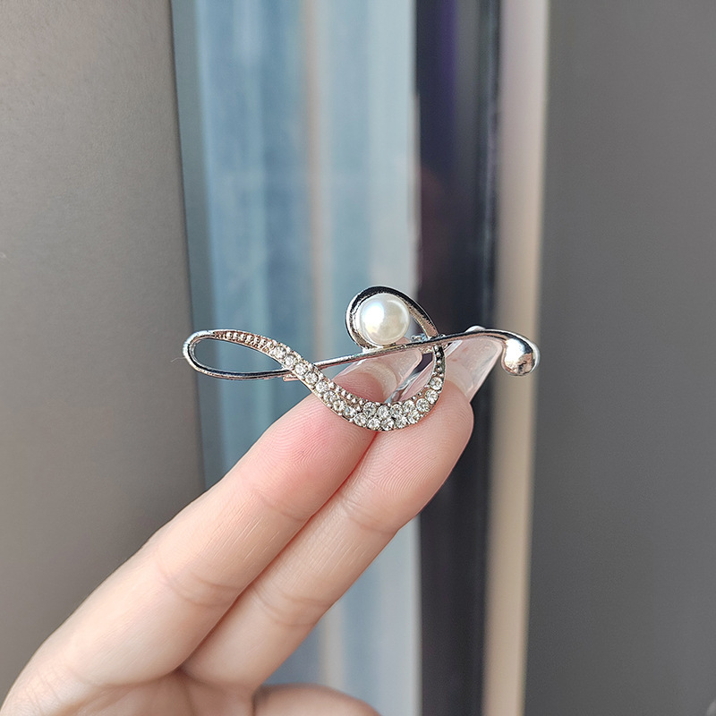 Creative Fashion Brooch