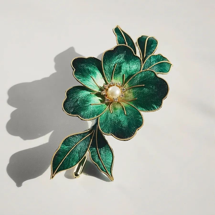 Non-heritage velvet flower brooch for women, high-end exquisite niche brooch.-TERRAINKUN