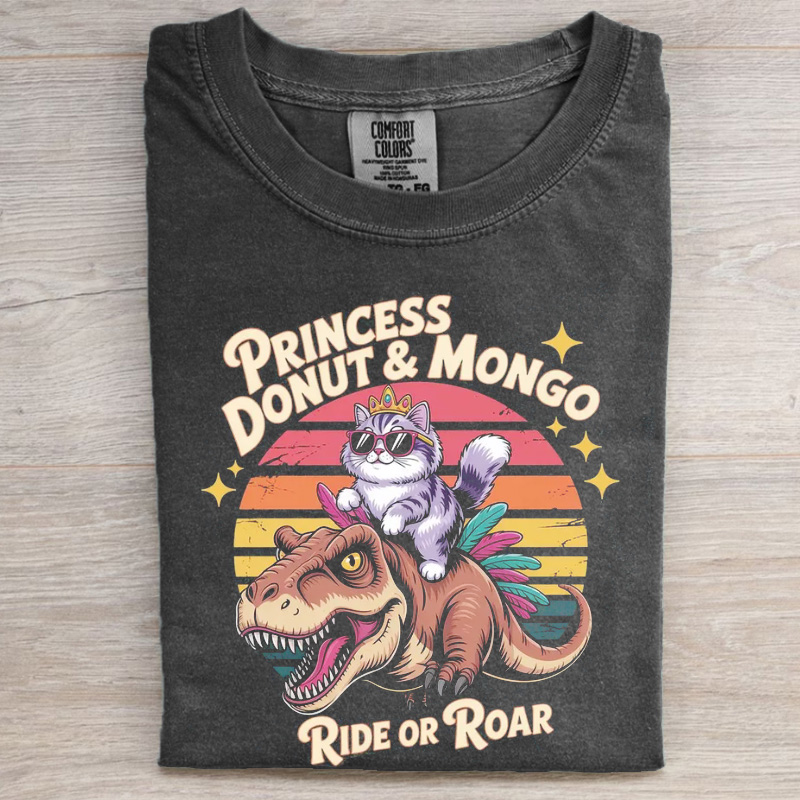 Dungeon Crawler Carl T-shirt