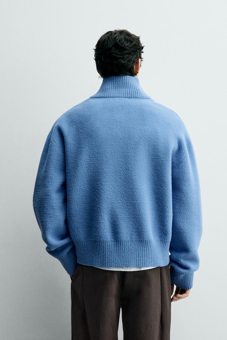 Loose-Fitting Textured Knit Sweater