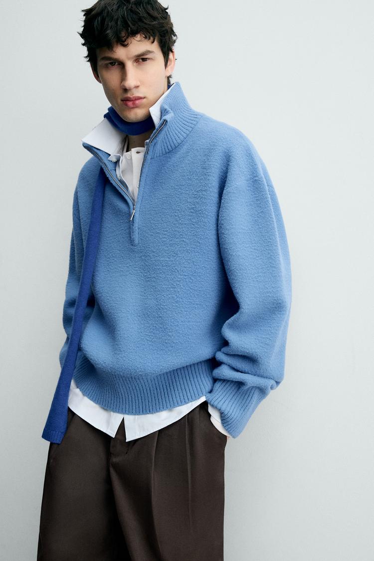 Loose-Fitting Textured Knit Sweater