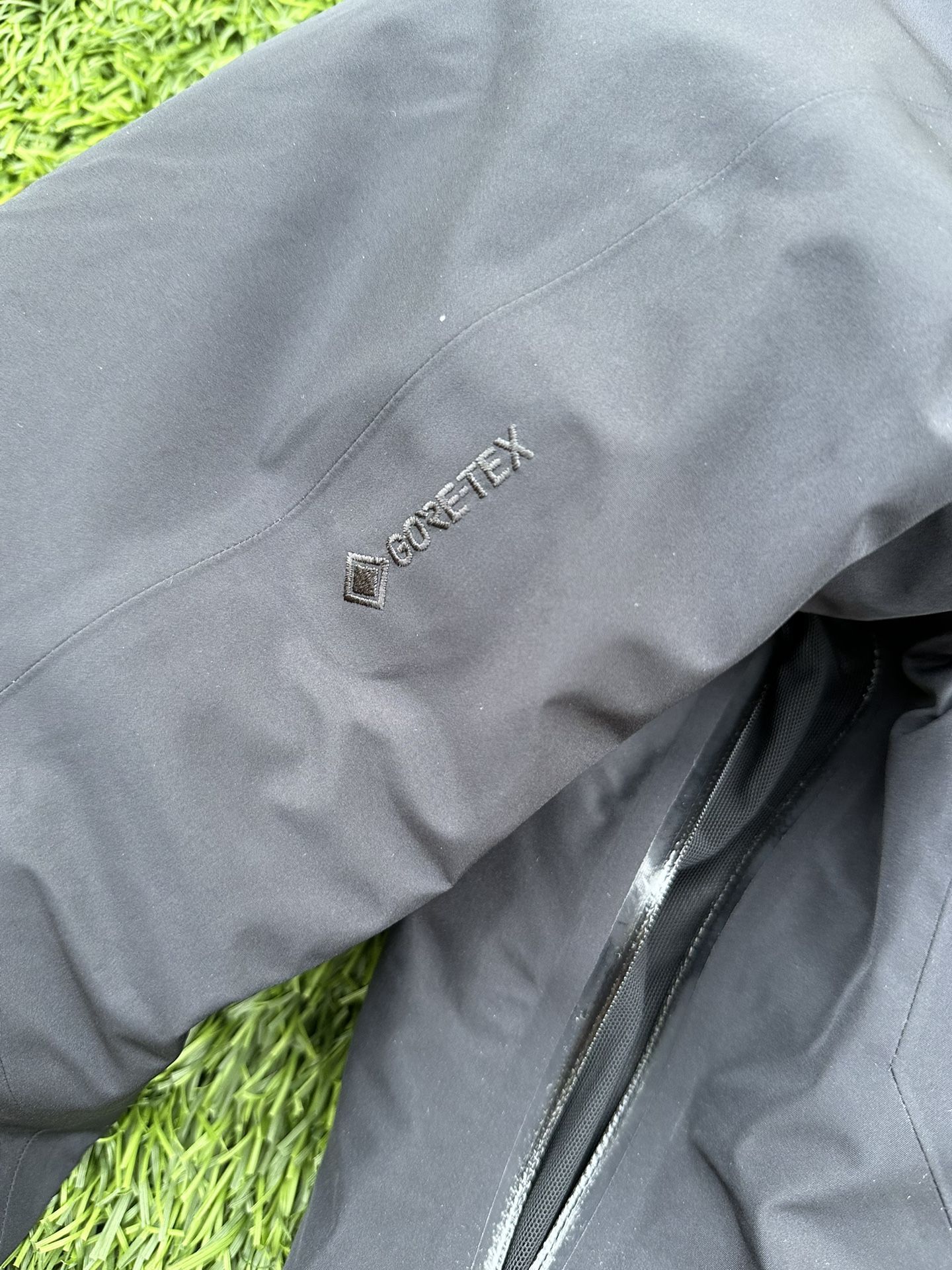 Waterproof down insulated jacket