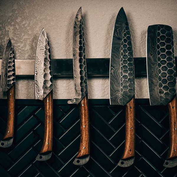 Rankų darbo Damasko plieno 5 vnt virtuvinių peilių rinkinys, rankų darbo Damasko virėjo rinkinys, virtuviniai peiliai, Damasko virėjo peiliai