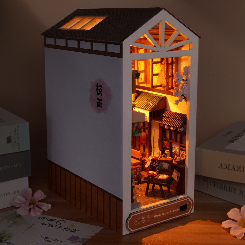 Flynn's Arcade Themed Booknook