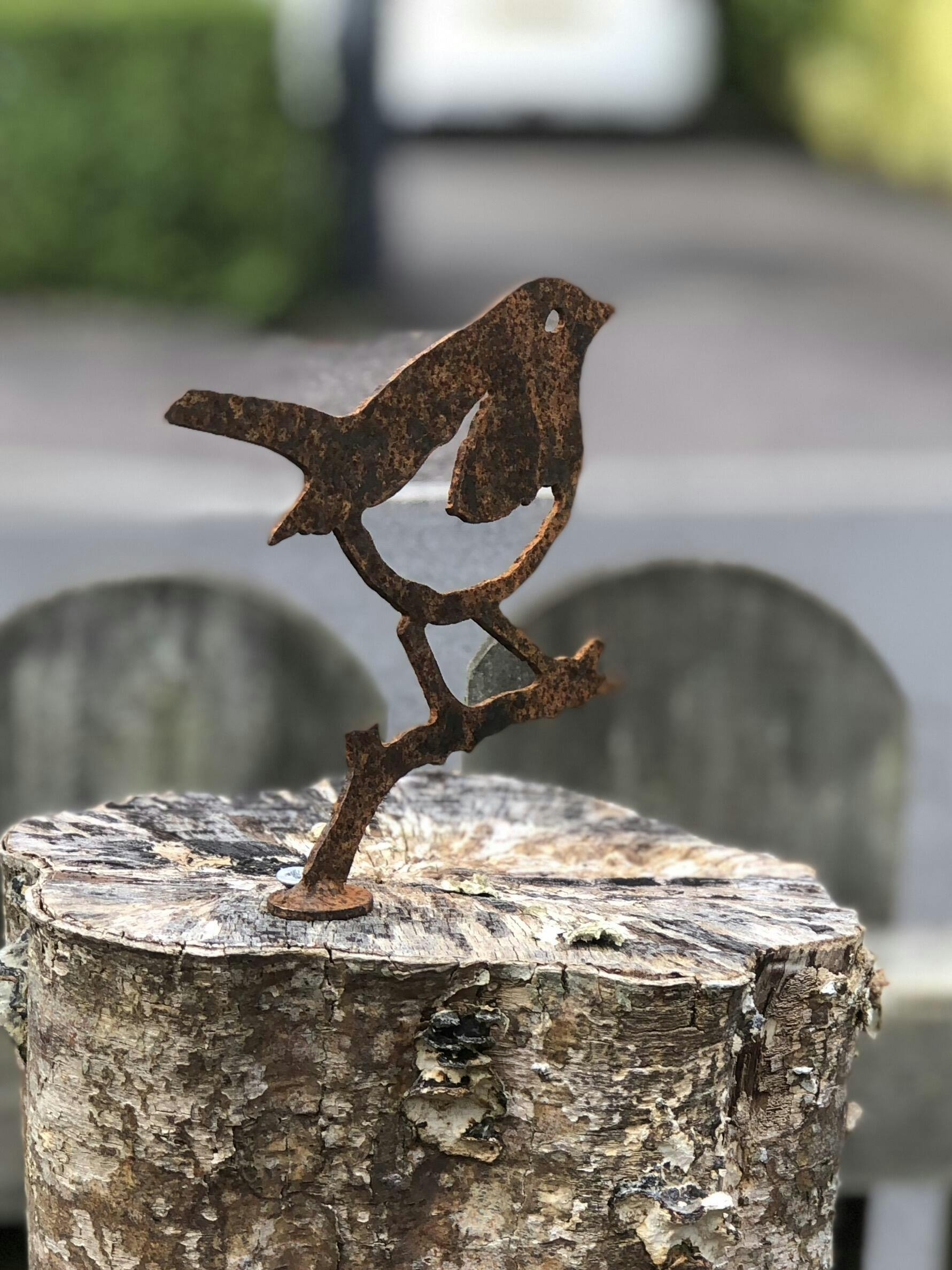 Chunky Robin Branch Fence Topper