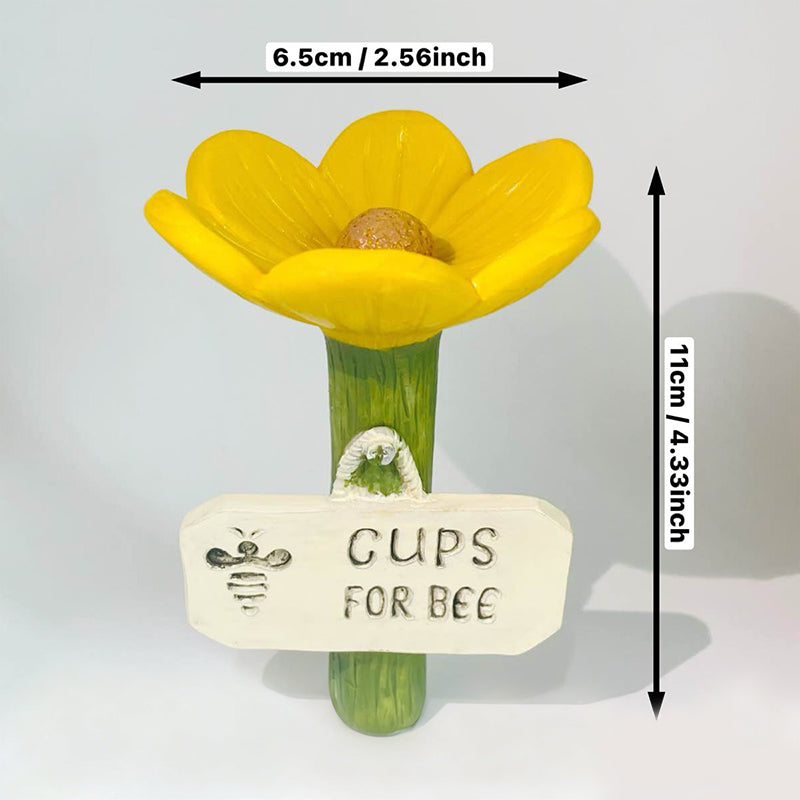 Flower-shaped Water Station for Bees