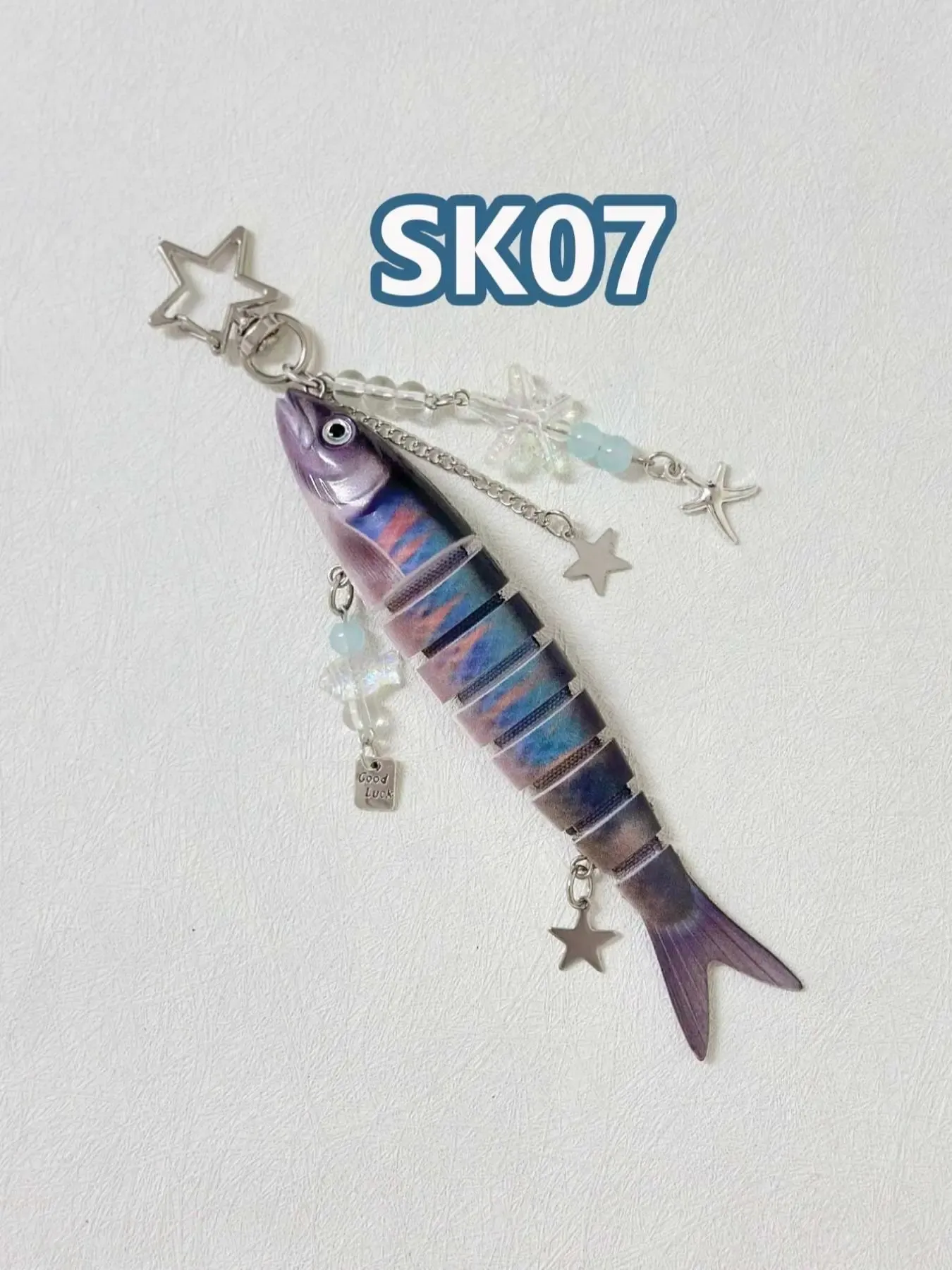 Creative Fishing Lure Keychains for Anglers and Enthusiasts—Articulated, Realistic Fish Replicas with Beaded Accents; Lifelike Lure-Style Keyrings (Doubling as Bag Charms) and Exquisite Small Accessories Symbolizing Good Luck.