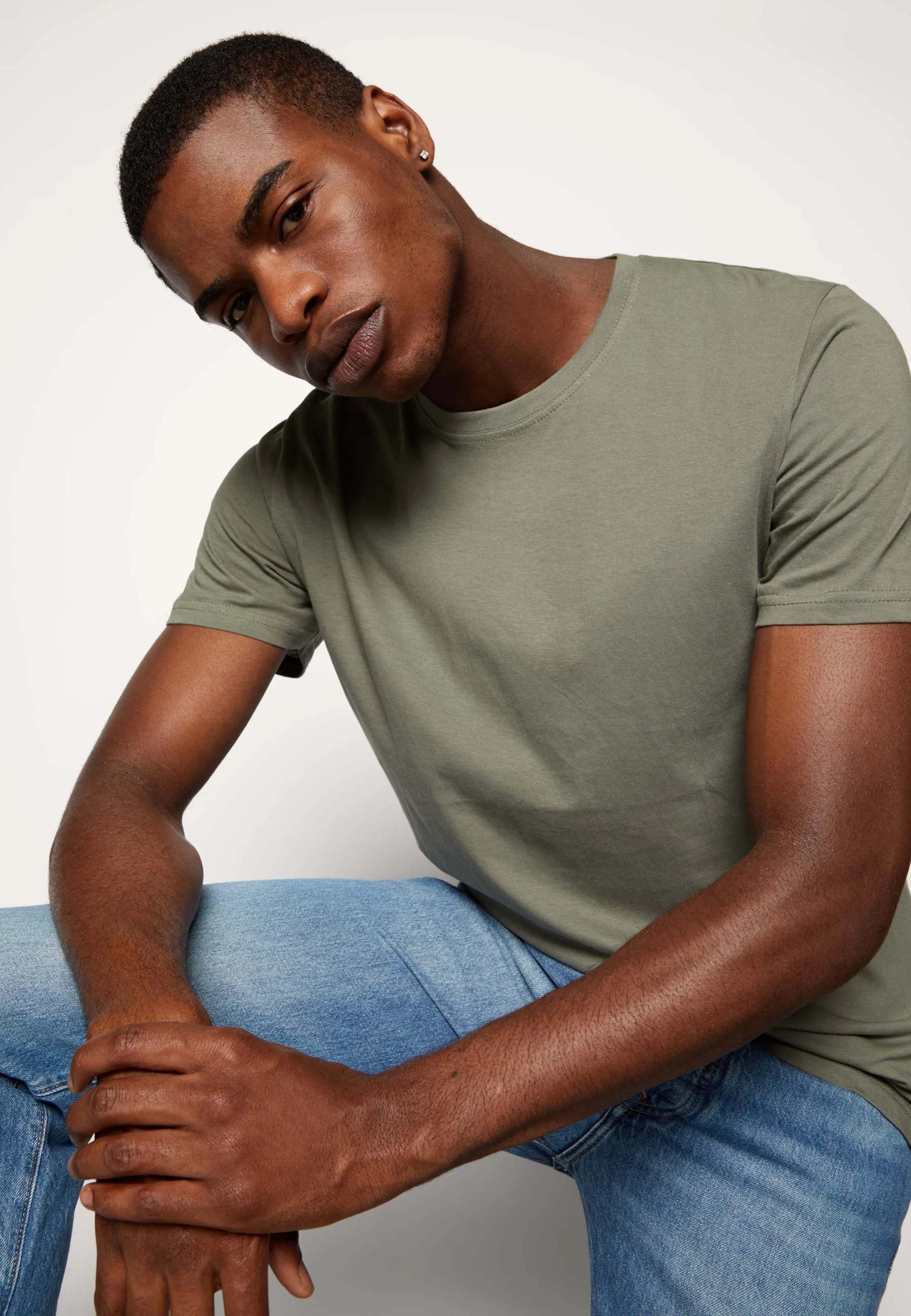 100% Cotton Classic Crew Neck T-shirts