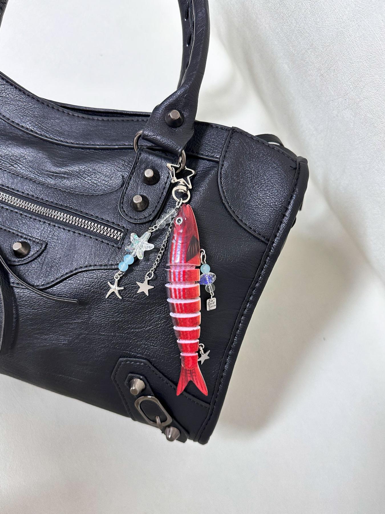 Novelty Star Fish Keychain,Fisherman Fishing Enthusiasts Creative Fish Bait Keychain,Jointed Design Fish Keychain with Beaded Charm,Fishing Lure Keychain Realistic Fish Keyring Bag Backapack Charm,Good Luck Aesthetic Fish Key Pendant Aesthetic Trinket