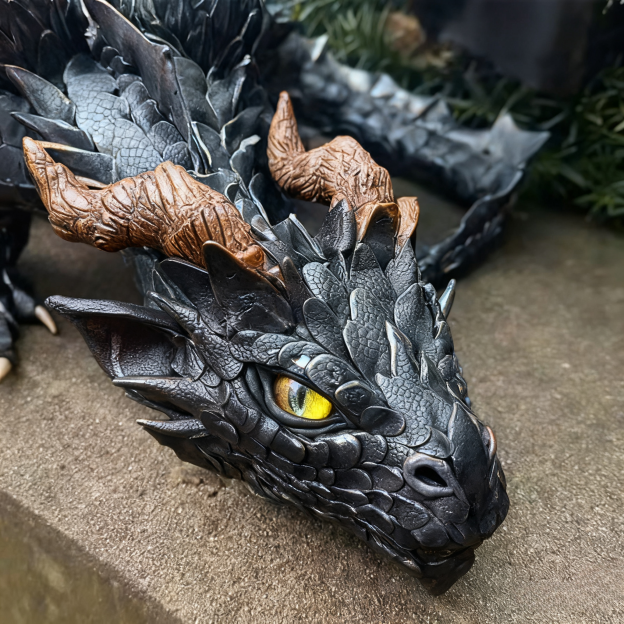 Dragon Statue - Black Fantasy Garden Decor with Glowing eyes
