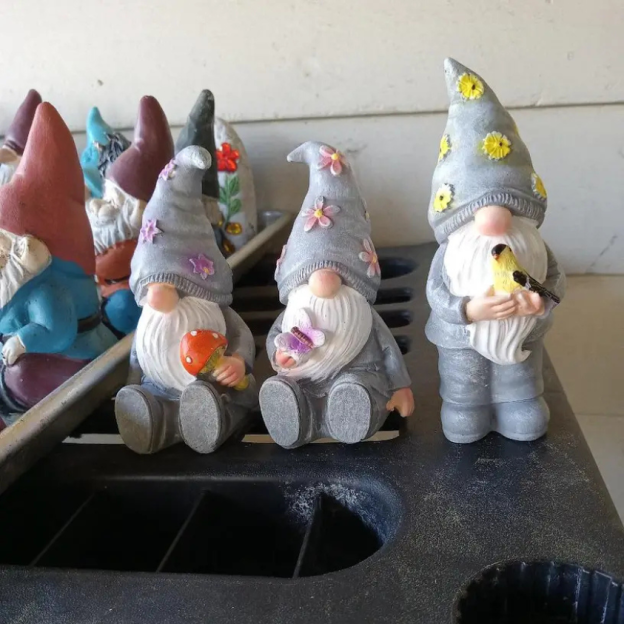 🌟 Title: 3-Piece Resin Gnome Garden Statue – American Rustic Style, Weatherproof Design for Indoor/Outdoor Use 