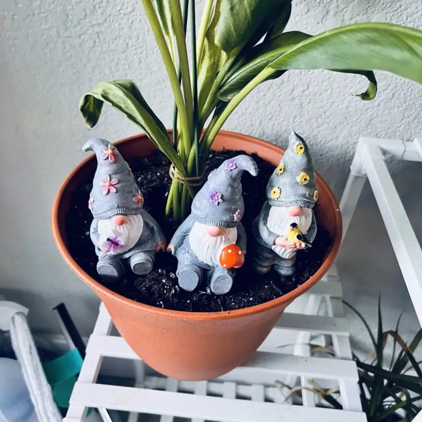 🌟 Title: 3-Piece Resin Gnome Garden Statue – American Rustic Style, Weatherproof Design for Indoor/Outdoor Use 