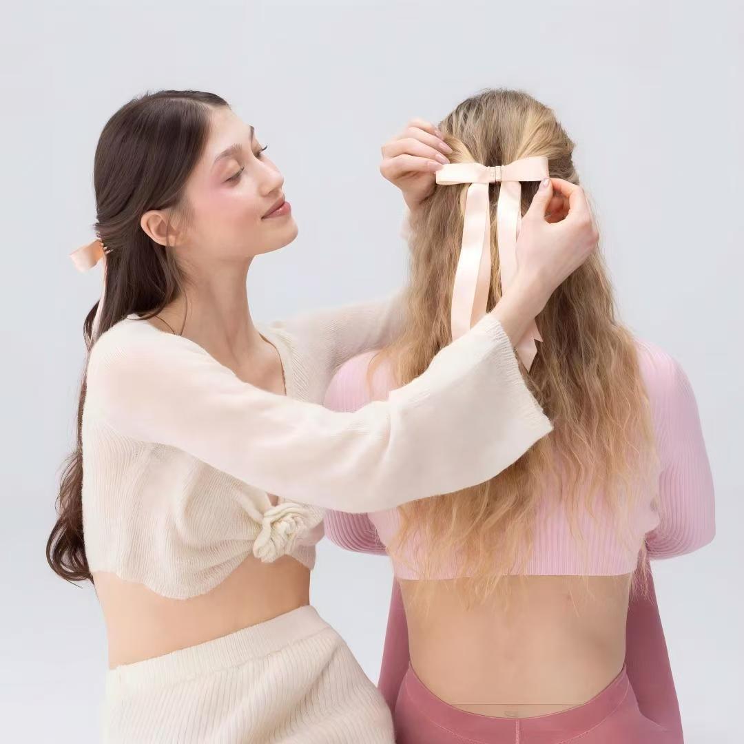 Butterfly Magnetic Hair Clip – Elegant Style, Strong Hold, Zero Pulling