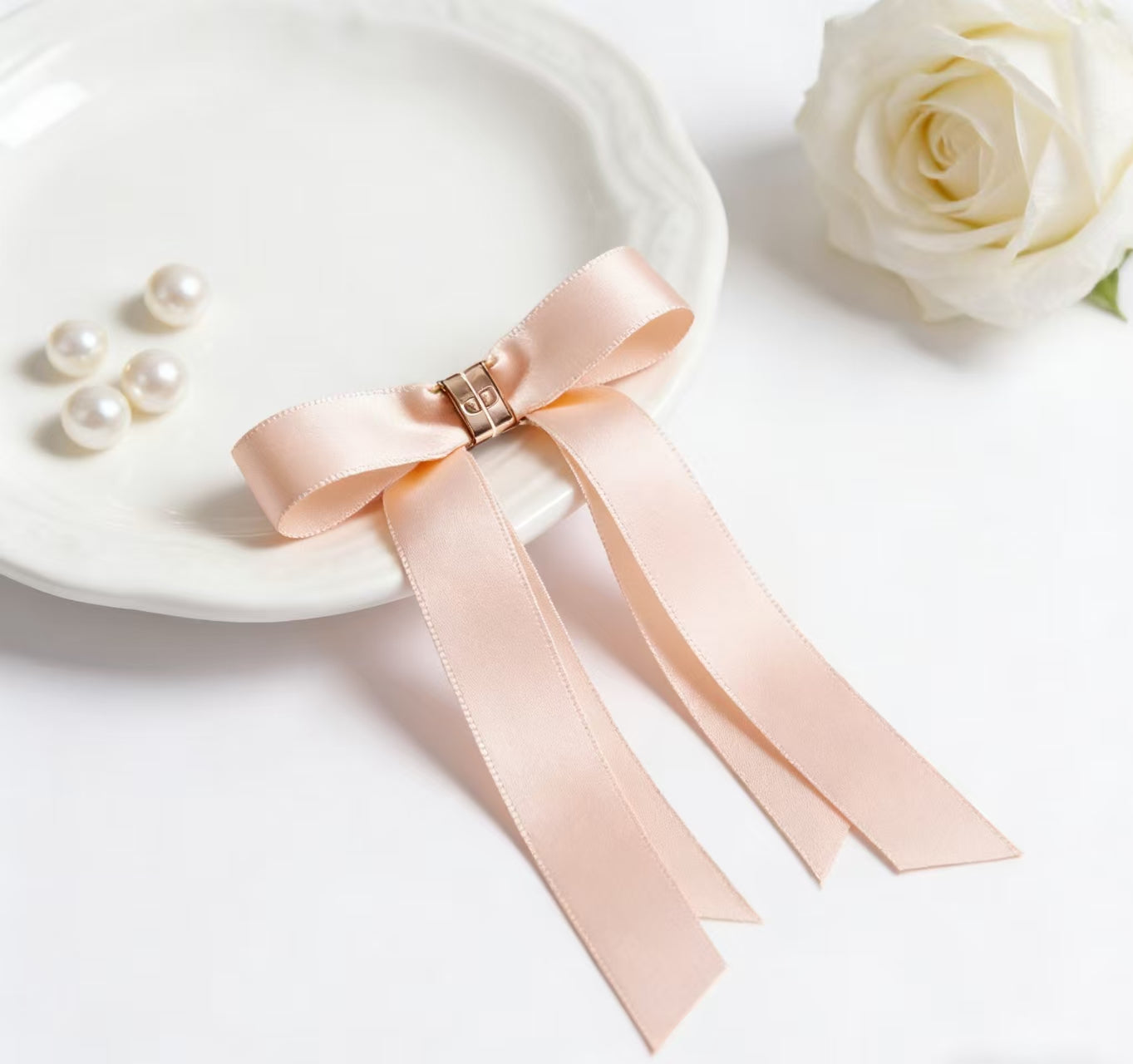 Butterfly Magnetic Hair Clip – Elegant Style, Strong Hold, Zero Pulling