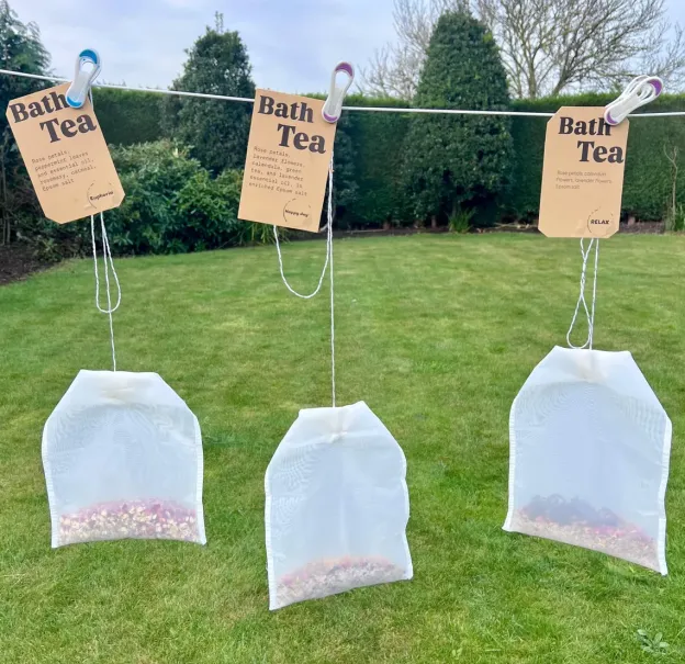 Herbal bath sachets: Aromatherapy bath salts