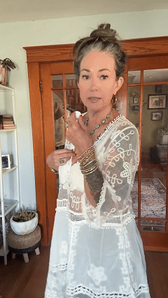 💎 Romantic & Chic: Vaela V-Neck Lace Top