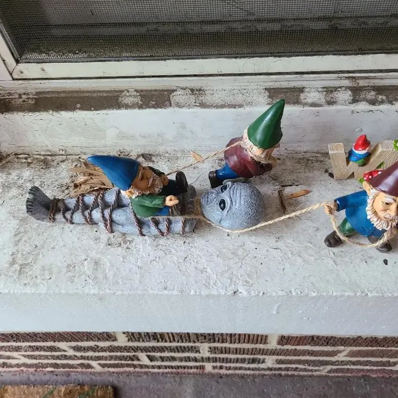 3PCS Whimsical Gnome Alien Capture Garden Statues