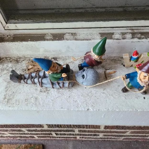 3PCS Whimsical Gnome Alien Capture Garden Statues