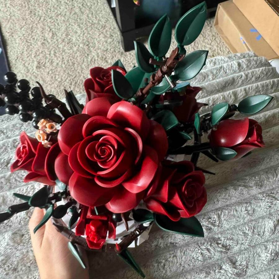 💀Gothic Skull & Rose Building Blocks Set – 1101pcs🌹