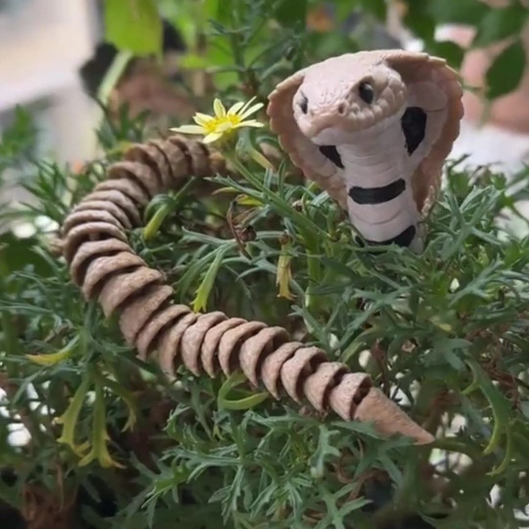 3D Printed Articulated Snake Figurine