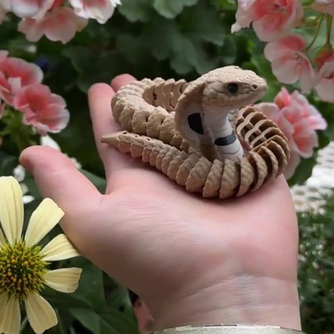 3D Printed Articulated Snake Figurine