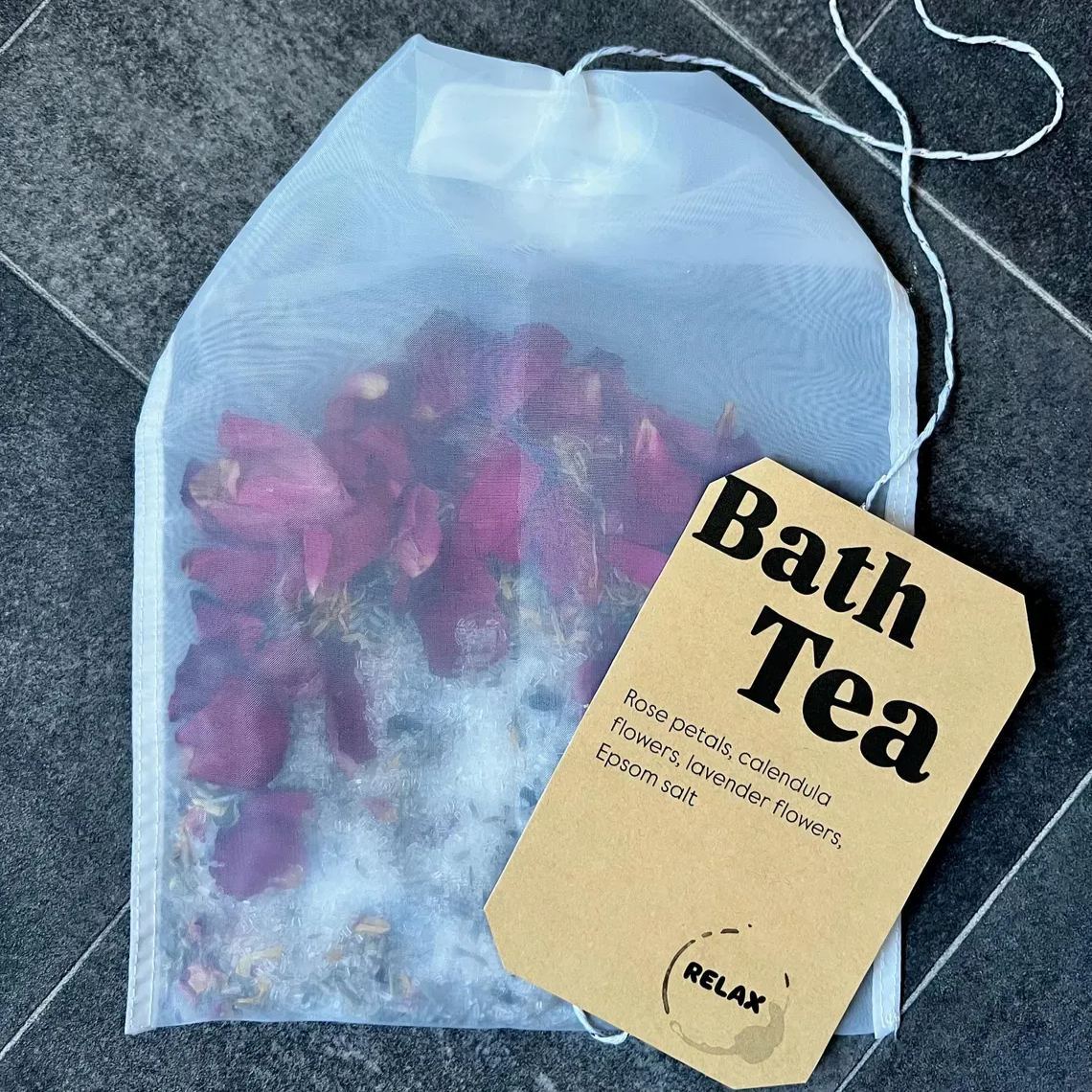 Herbal bath sachets: Aromatherapy bath salts