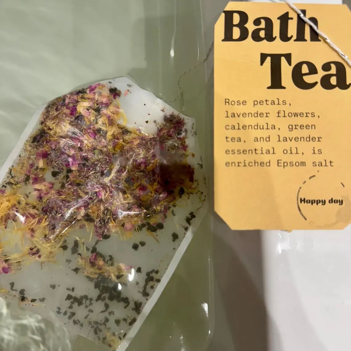 Herbal bath sachets: Aromatherapy bath salts