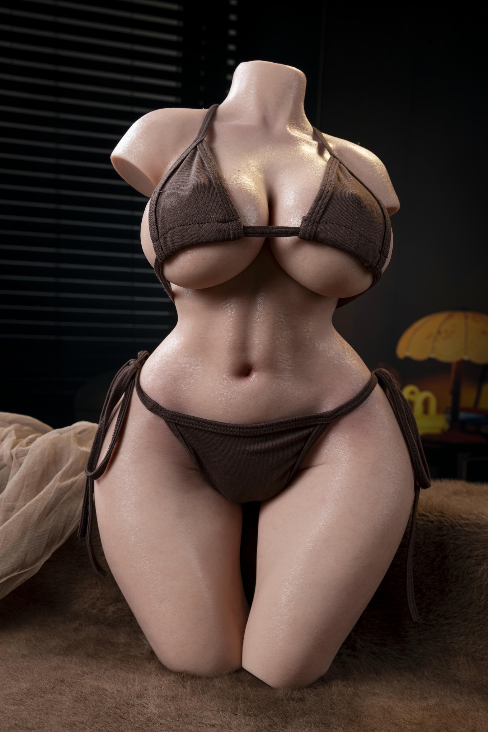 Sienna 22" / 56cm Busty Platinum Silicone Torso Sex Doll