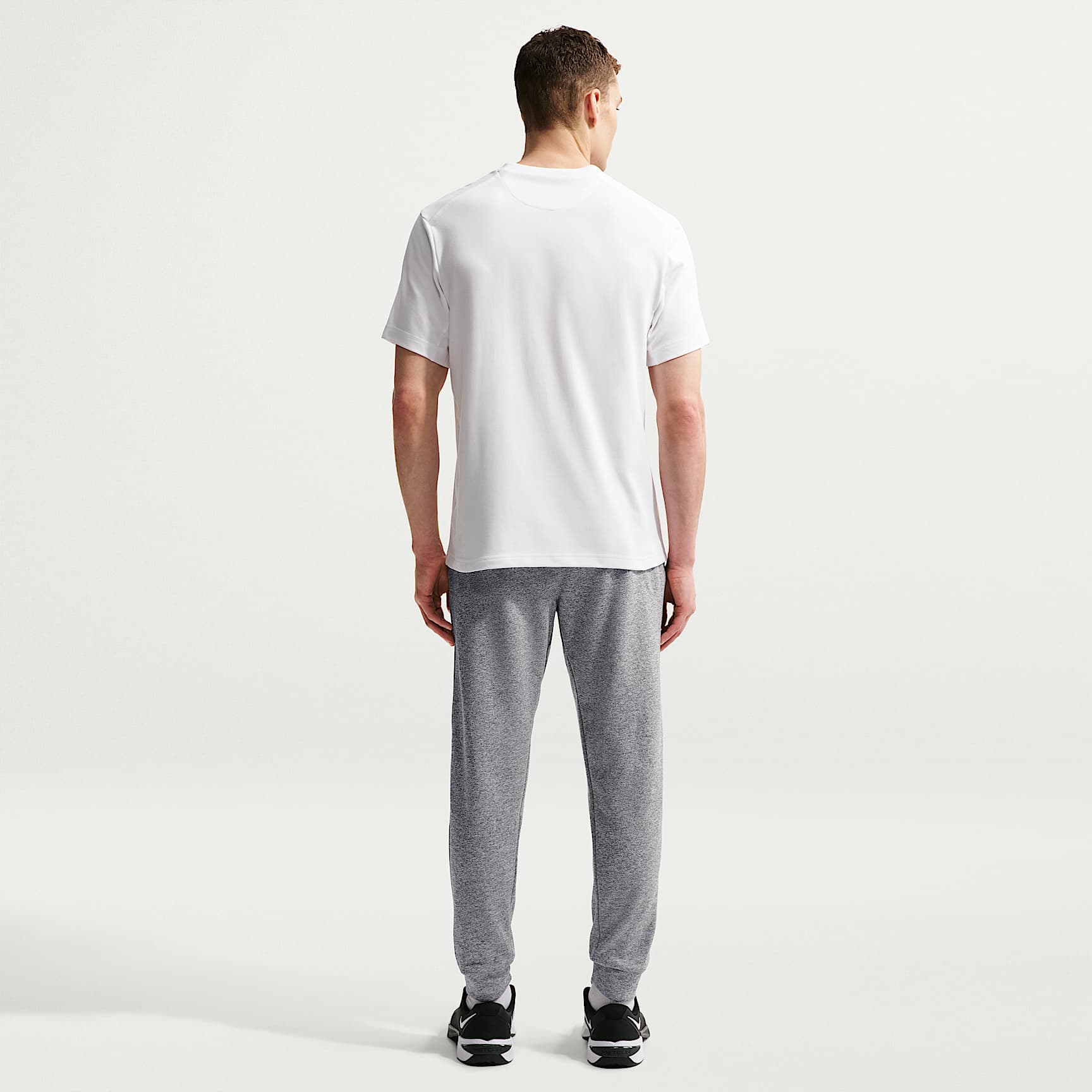 Nike Primary - Nike Primary vielseitiges Nike Dri-FIT Kurzarm-Oberteil für Herren