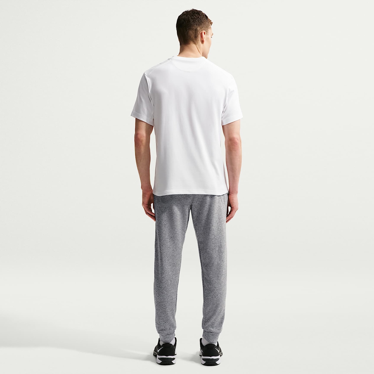 Nike Primary - Nike Primary vielseitiges Nike Dri-FIT Kurzarm-Oberteil für Herren