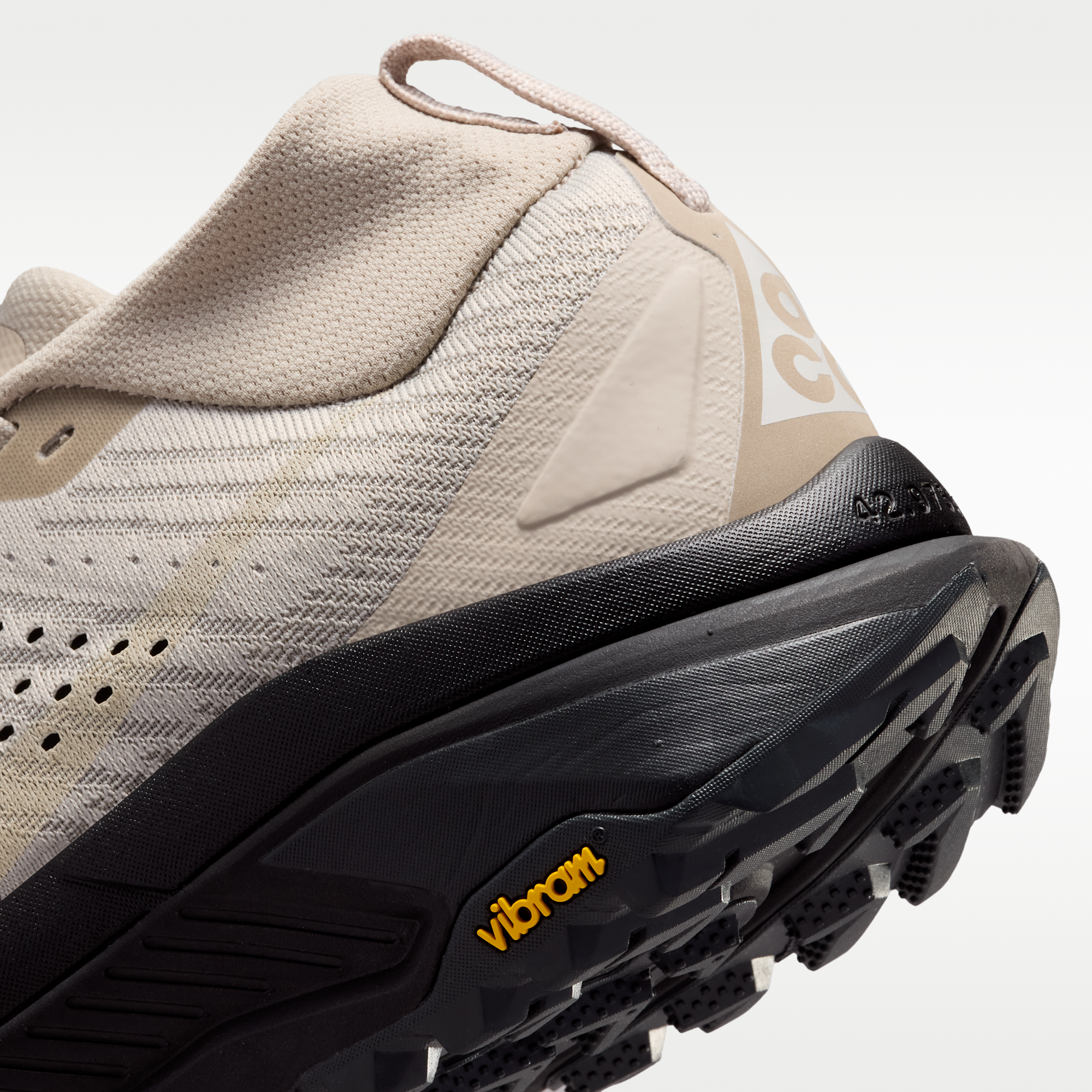 ACG Zegama Trail - Cream II/Μαύρο/Anthracite/Light Orewood Brown - 8