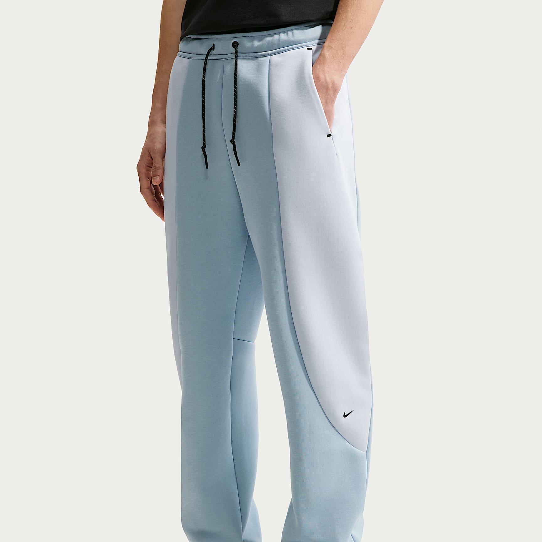 Nike Tech - Nike Tech Fleece-Hose mit offenem Saum und Farbblock-Design (Herren)
