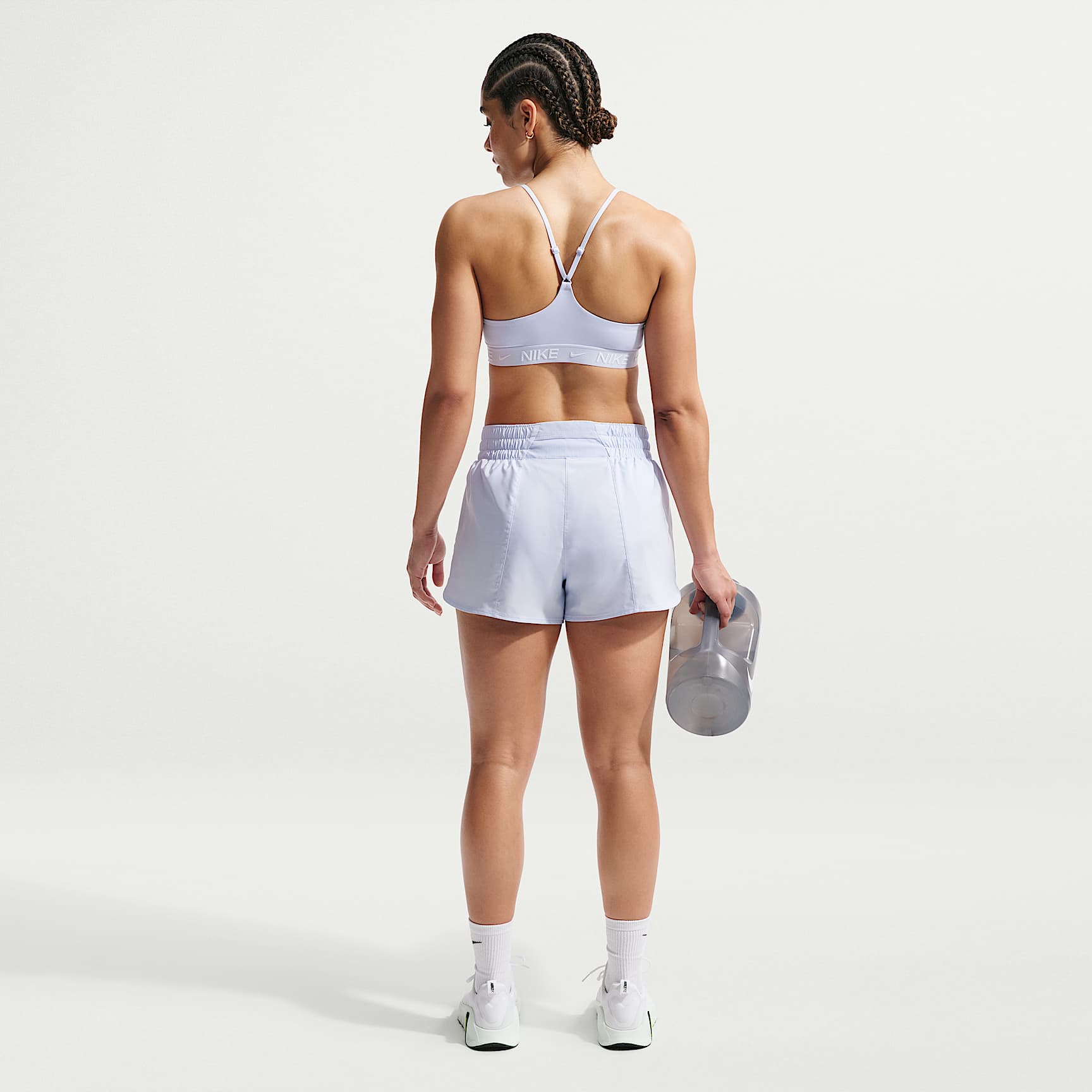 Nike One - Nike One Dri-FIT-Shorts mit mittelhohem Bund und Futter für Damen (ca. 7,5 cm)