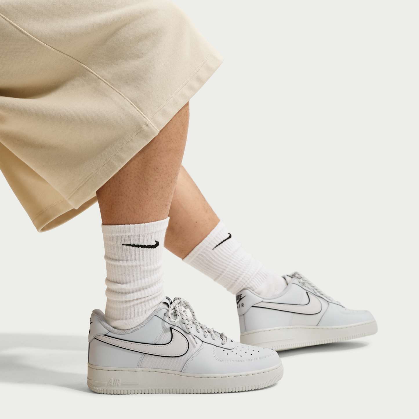 Nike Air Force 1 '07 LV8 - Summit White/Summit White/Anthracite - 9