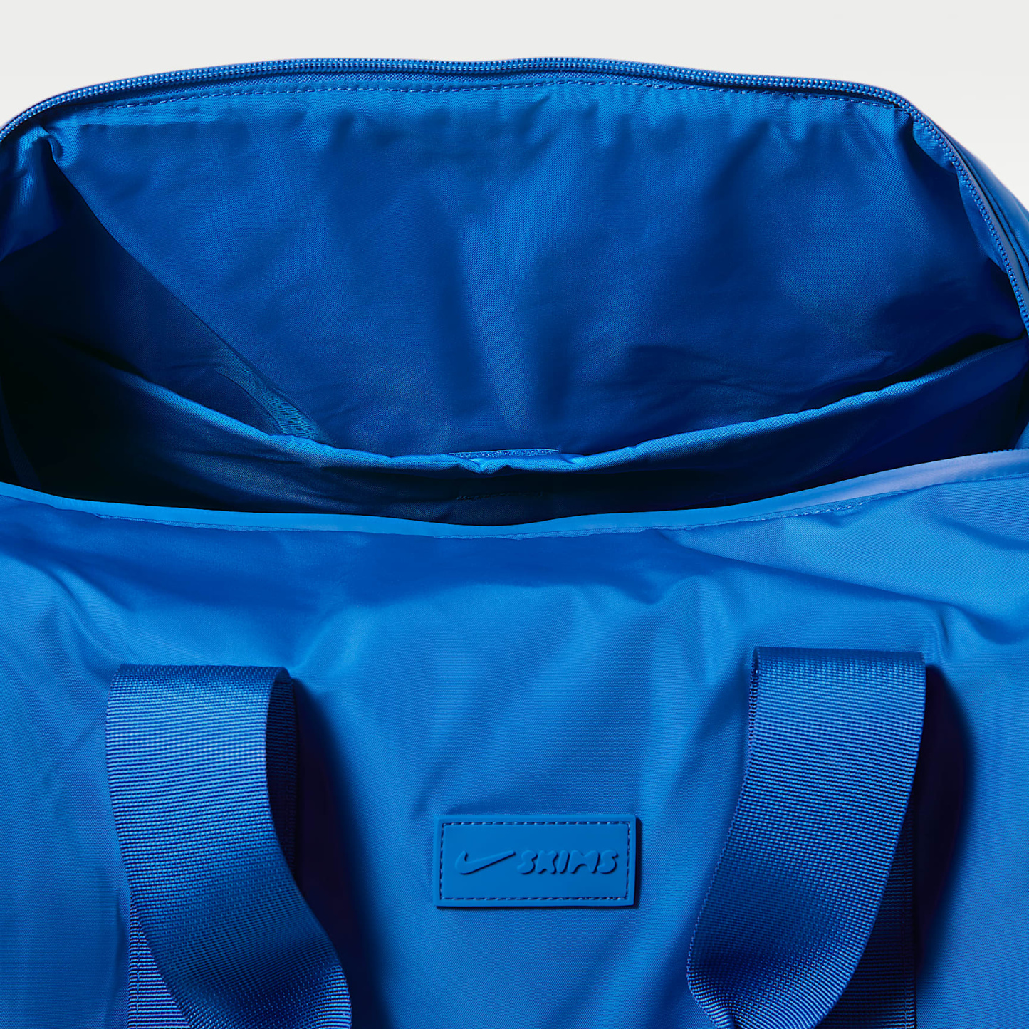 NikeSKIMS - NikeSKIMS Puffer-Gymnastiktasche (Damen)