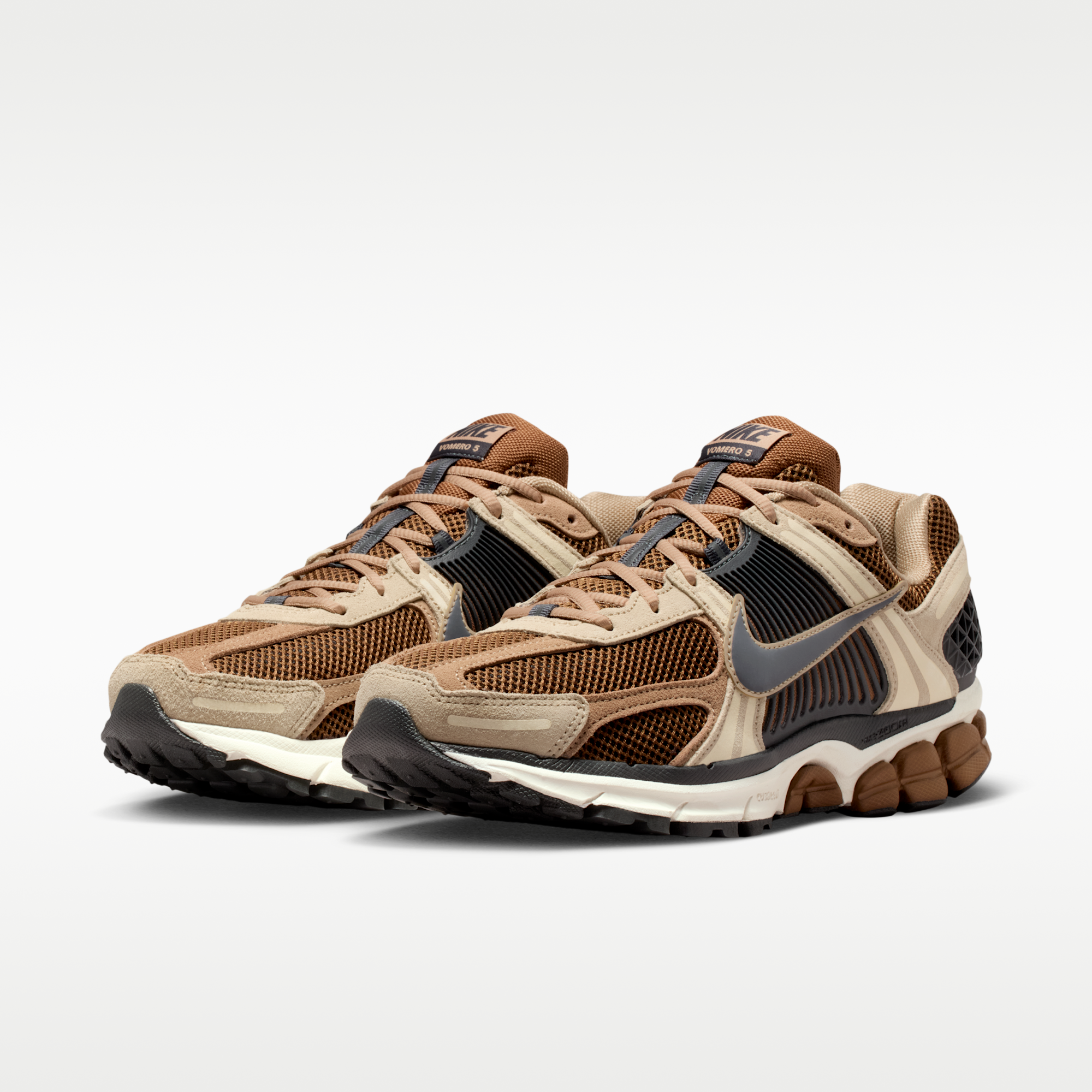 Nike Zoom Vomero 5 - Light British Tan/British Khaki/Linen/Dark Smoke Grey - 5