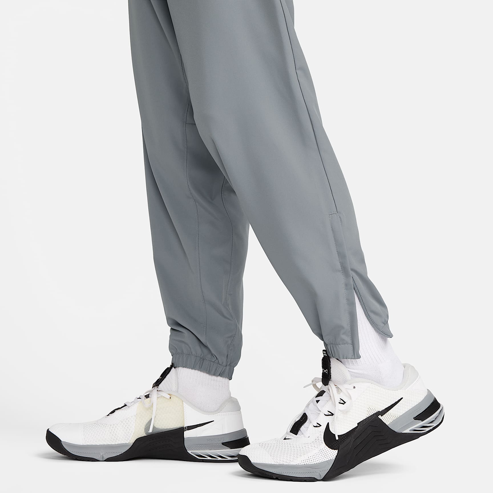 Nike Form - Nike Form vielseitige Hose mit schmal zulaufender Passform und für Herren