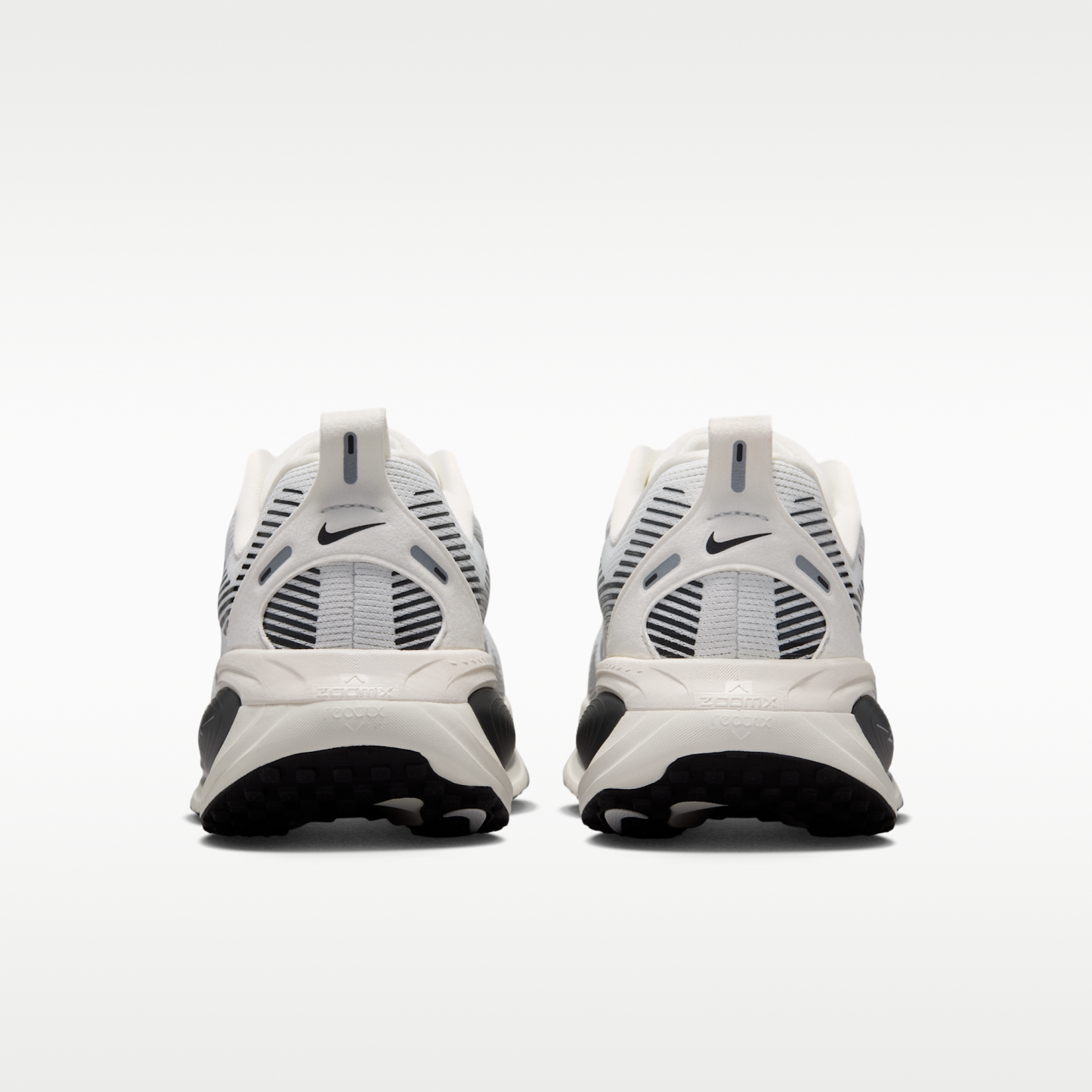 Nike Vomero 18 - Summit White/Sail/Photon Dust/Metallic Silver - 6