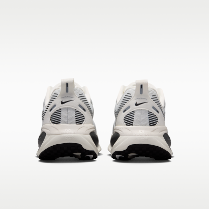 Nike Vomero 18 - Summit White/Sail/Photon Dust/Metallic Silver - 6