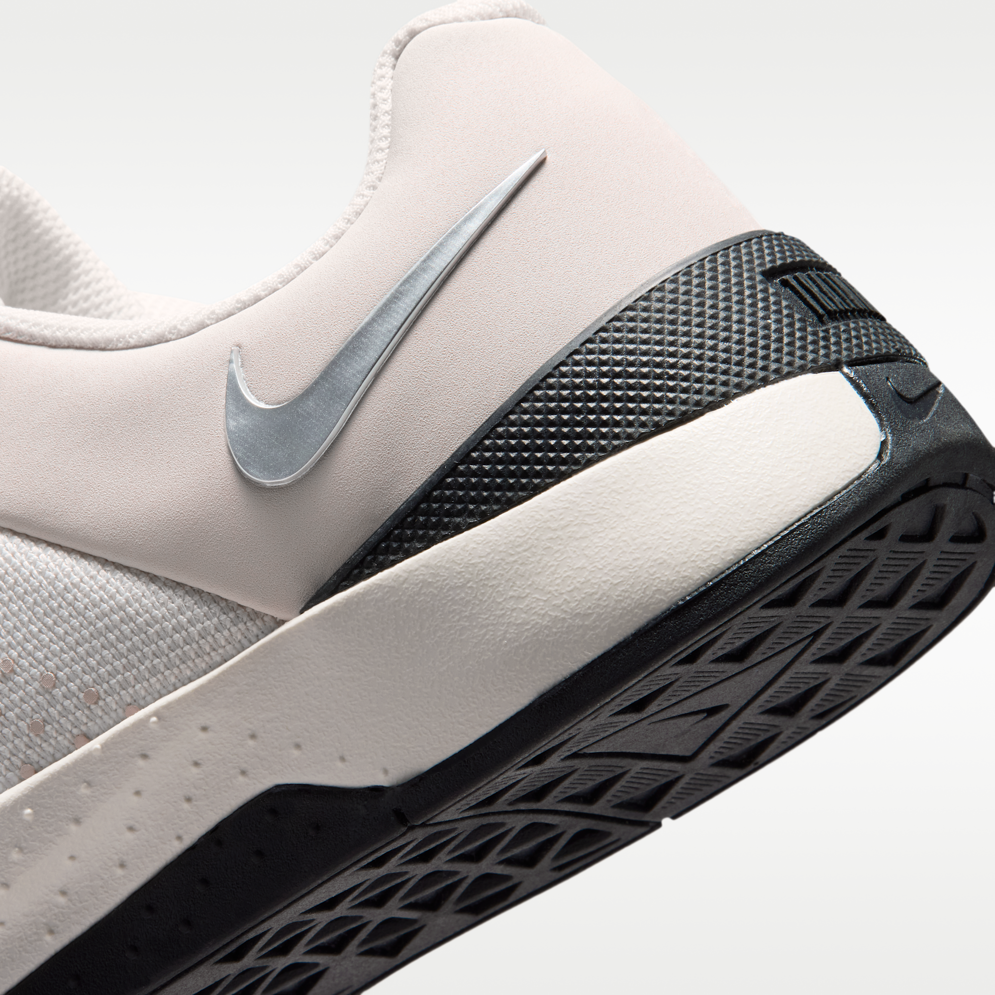 Nike MC Trainer 4 - Phantom/Μαύρο/Metallic Silver - 8