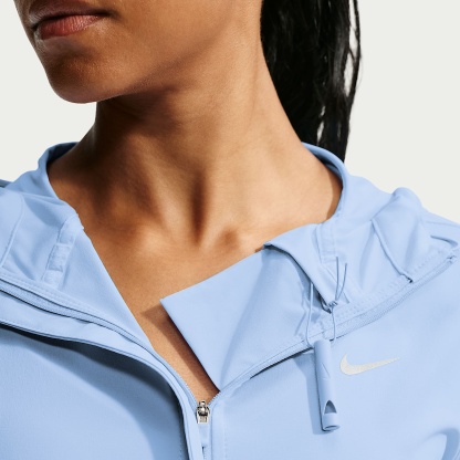 Nike Swift - Nike Swift verstaubare Repel-Laufjacke (Damen)