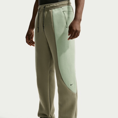 Nike Tech - Nike Tech Fleece-Hose mit offenem Saum und Farbblock-Design (Herren)