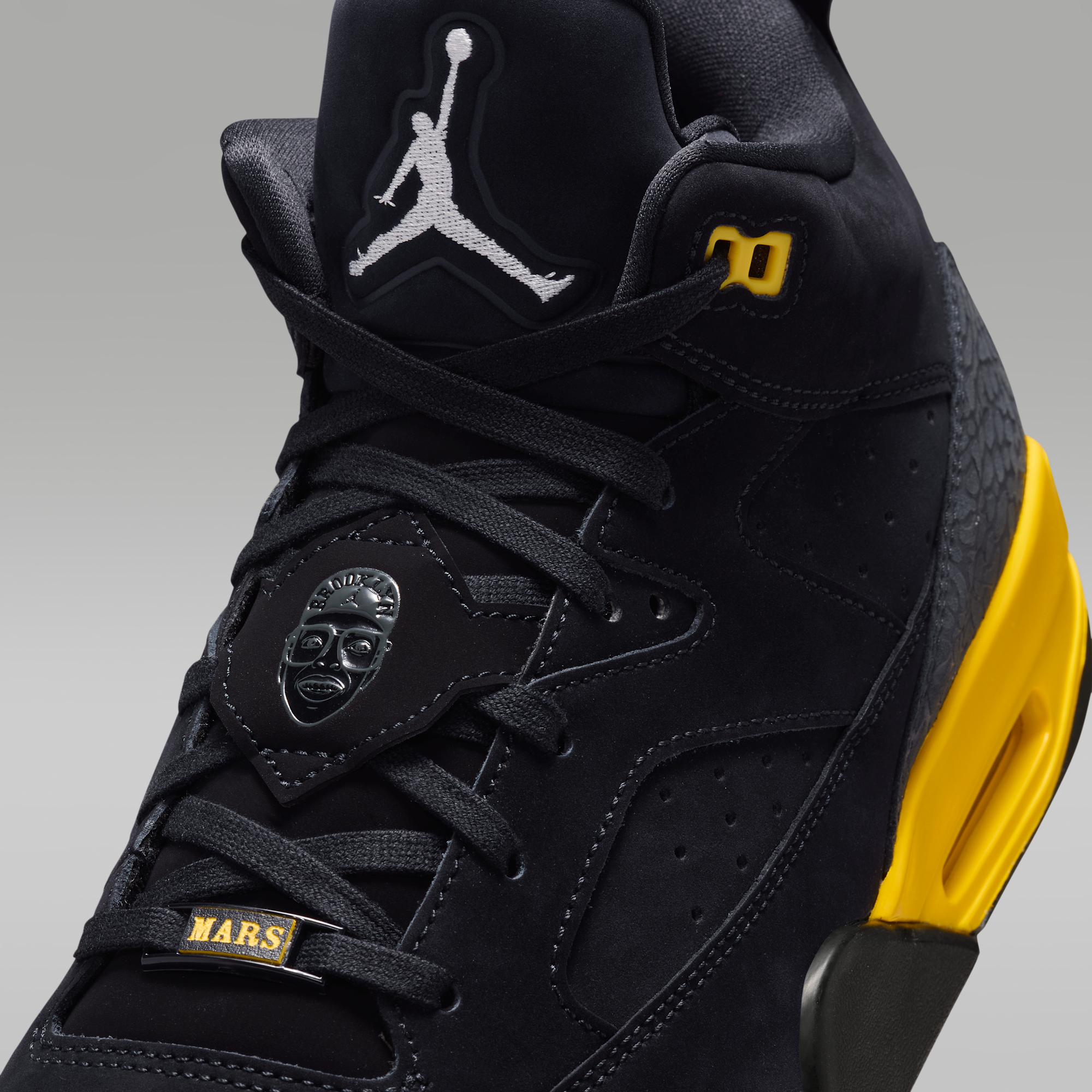 Jordan Son of Mars Low - Μαύρο/Tour Yellow/Dark Smoke Grey/Λευκό - 7