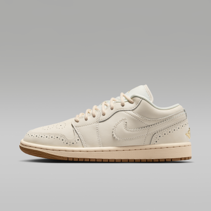Air Jordan 1 Low SE - Chalk/Metallic Gold/Pearl White/Chalk - 1