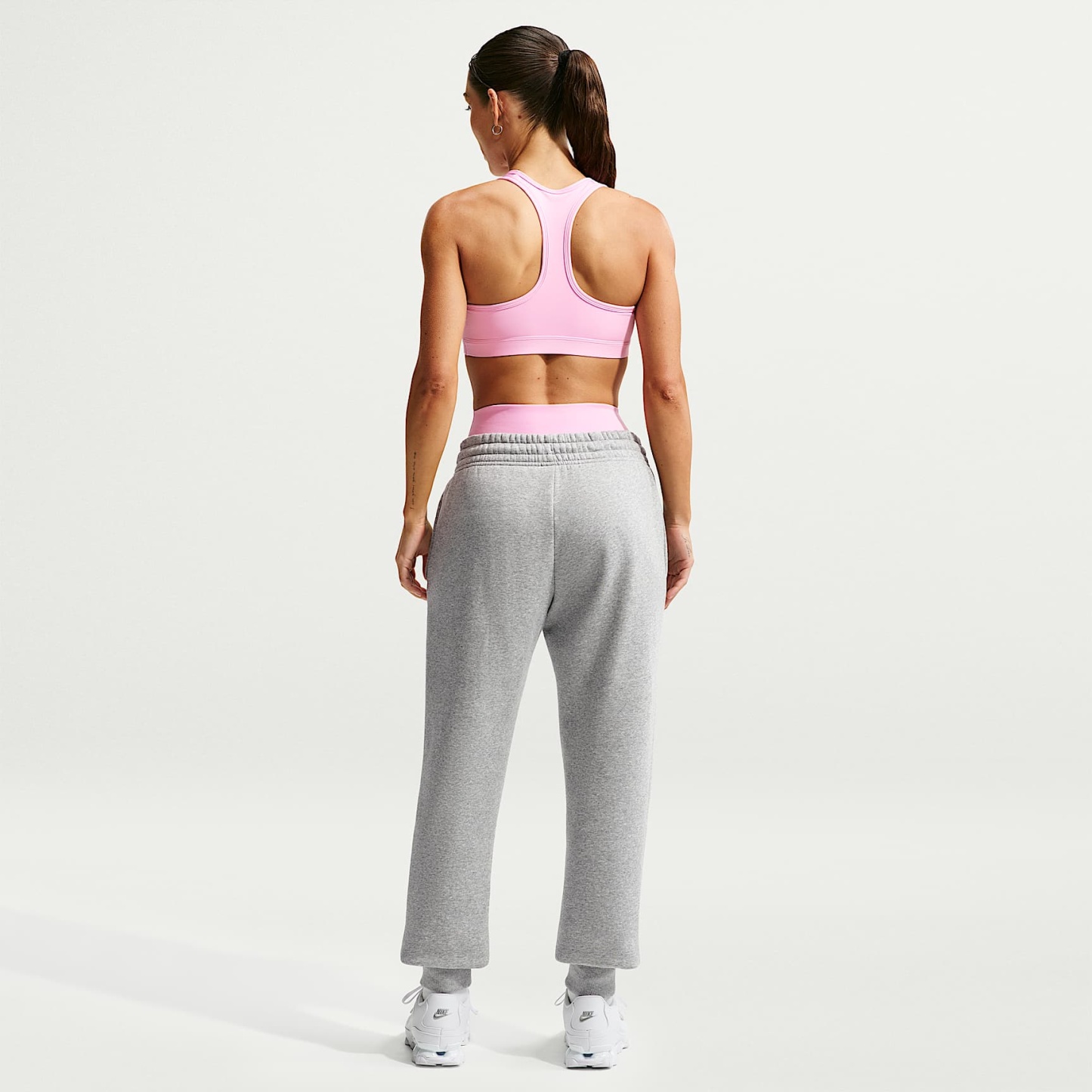 Nike Swoosh - Nike Swoosh gepolsterter Sport-BH mit mittlerem Halt